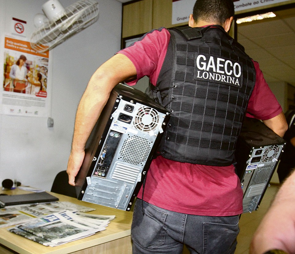 GAECO PRENDE QUATRO POR SUSPEITA DE FRAUDE EM LICITAÇÕES NO PARANÁ